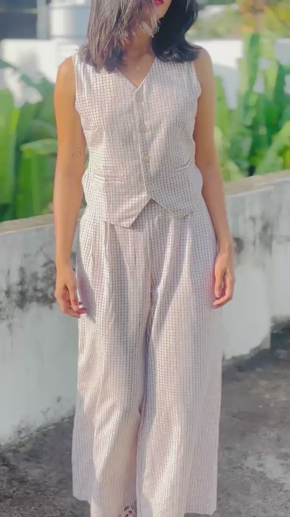 Grid Grace – Women’s Grid Check Waistcoat Co-ord Set